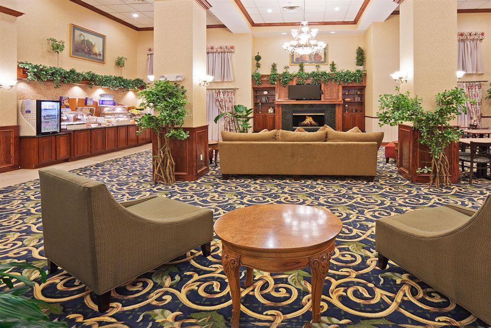 Holiday Inn Express & Suites Midwest City By Ihg Interior foto