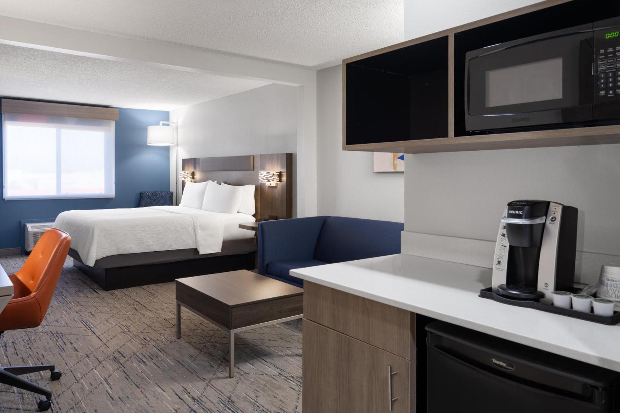 Holiday Inn Express & Suites Midwest City By Ihg Exterior foto